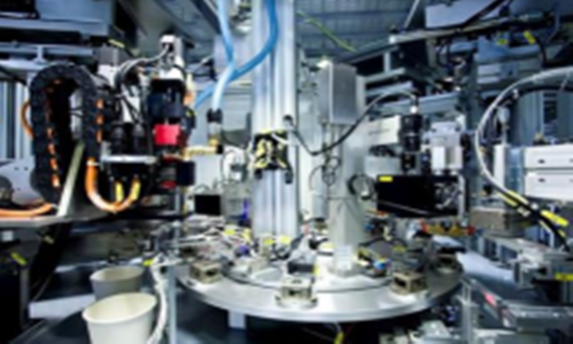 實(shí)施“數(shù)字化”與“平臺(tái)化”協(xié)同推進(jìn)策略，打好智能制造“組合拳”